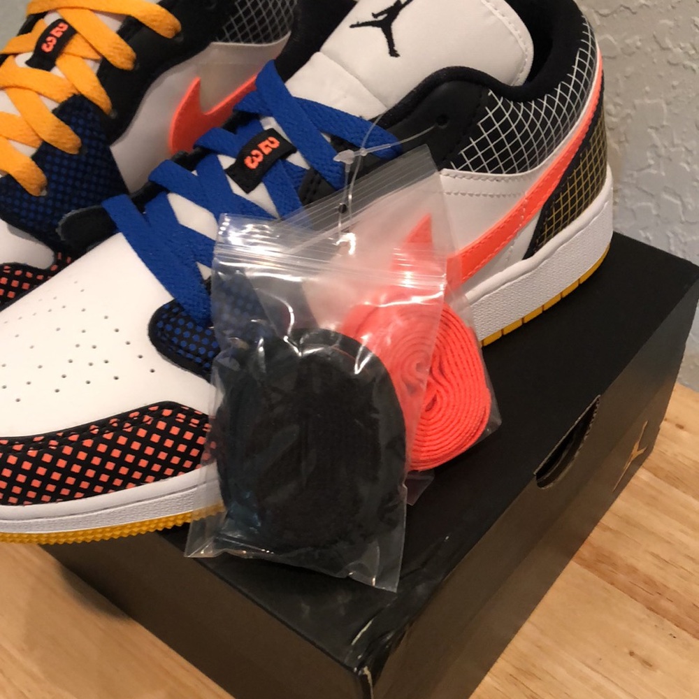 💙💛NIKE AIR JORDAN 1 LOW MMD BG SNEAKERS💛💙 - Picture 5 of 9